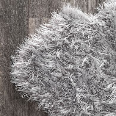 nuLOOM Terrell Faux Sheepskin Solid Shag Rug - 2' x 6'