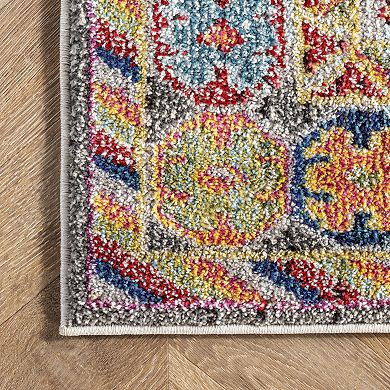 nuLOOM Vintage Erline Framed Floral Rug