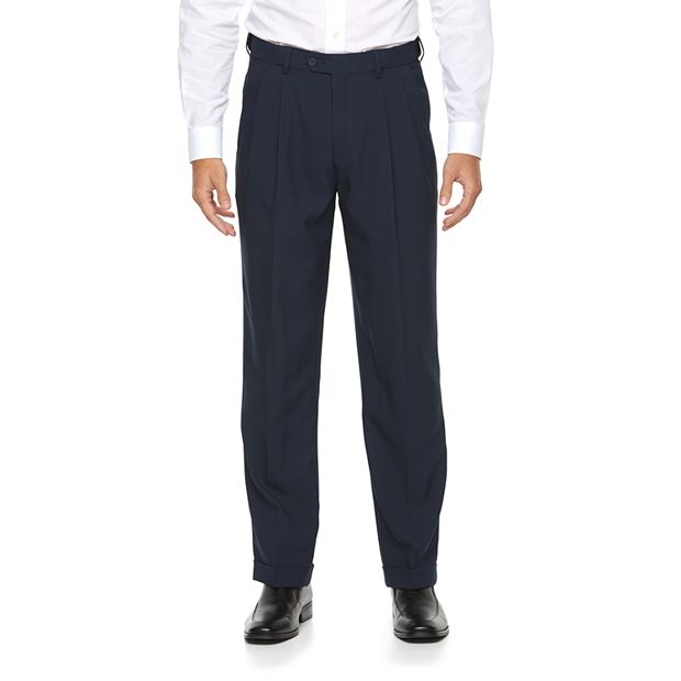 Essentials Men's Classic-Fit Wrinkle-Resistant Pleated Chino Pant :  : Clothing, Shoes & Accessories