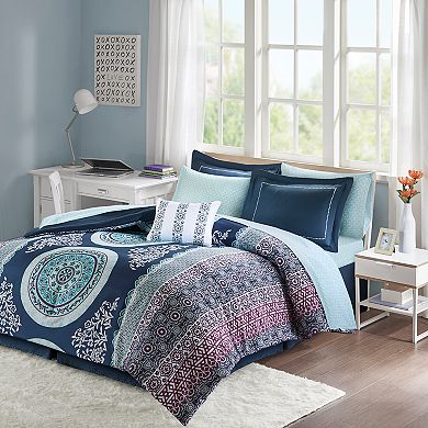 Intelligent Design Eleni Boho Comforter Set with Bed Sheets