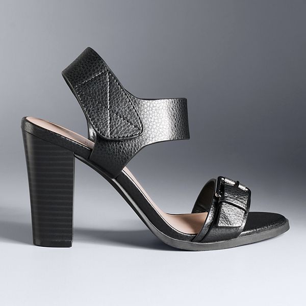 Vera wang 2024 black sandals