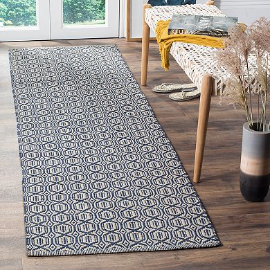 Safavieh Montauk Cynthia Geometric Rug