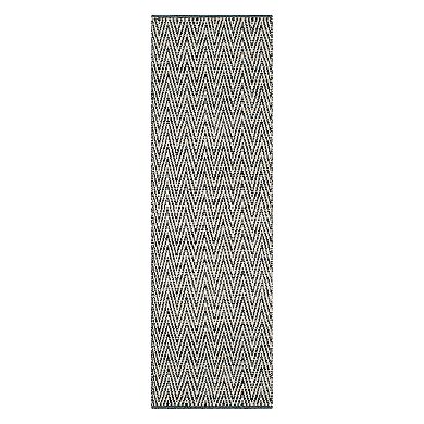 Safavieh Montauk Harley Chevron Rug