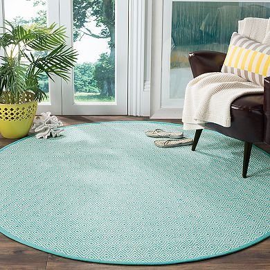 Safavieh Montauk Nolan Geometric Rug