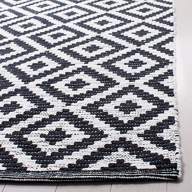 Safavieh Montauk Samara Lattice Rug