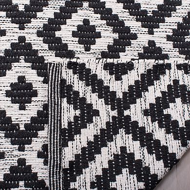 Safavieh Montauk Samara Lattice Rug