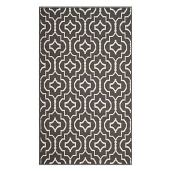 Safavieh Montauk Verena Quatrefoil Rug