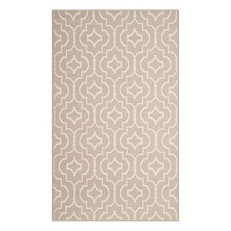 Safavieh Montauk Verena Quatrefoil Rug