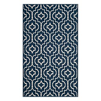 Safavieh Montauk Verena Quatrefoil Rug
