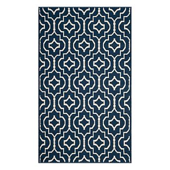 Safavieh Montauk Verena Quatrefoil Rug