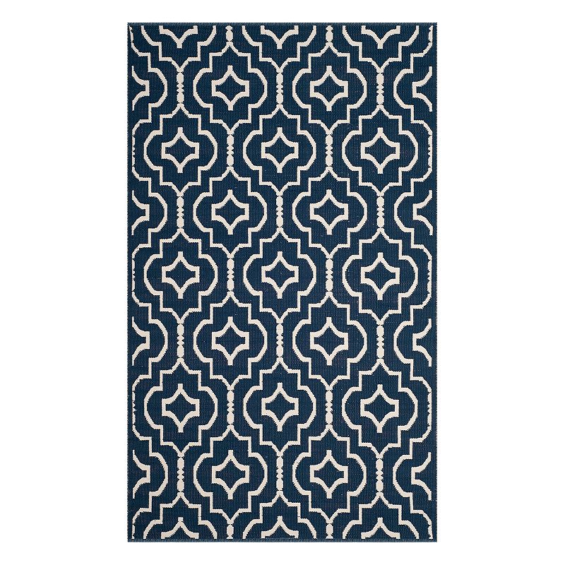 Safavieh Montauk Verena Quatrefoil Rug, Blue, 6Ft Rnd