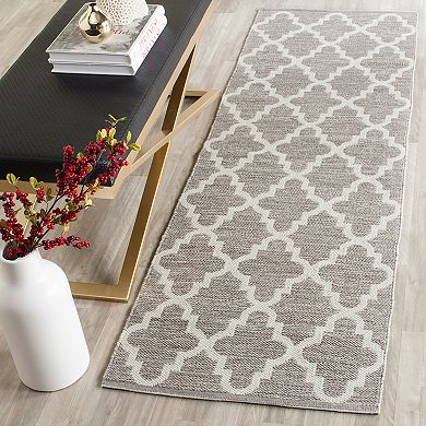 Safavieh Montauk Jordan Trellis Rug