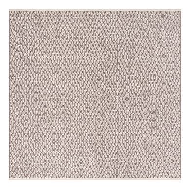 Safavieh Montauk Lennon Diamond Geometric Rug