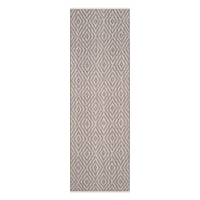Safavieh Montauk Lennon Diamond Geometric Rug