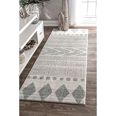 nuLOOM Shaina Tribal Geometric Rug