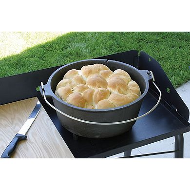Camp Chef 6-Quart Cast-Iron Deluxe Dutch Oven