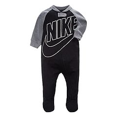 Newborn baby 2024 nike outfits