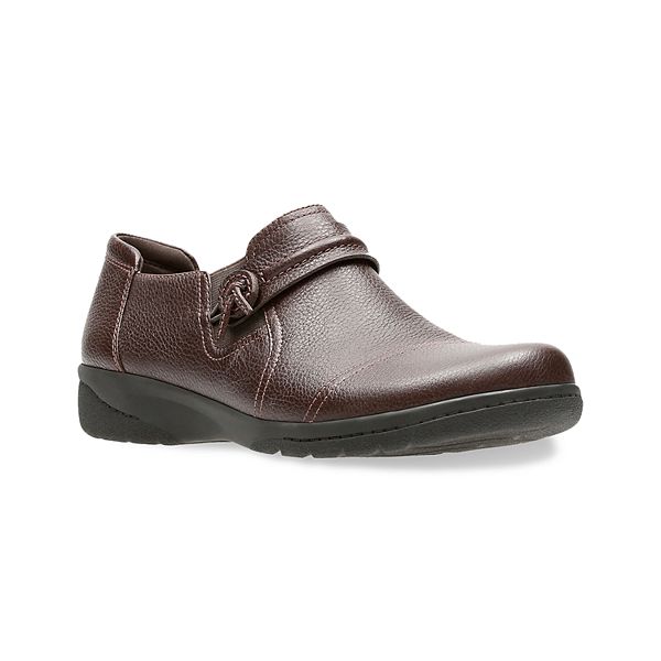 clarks brown shoes