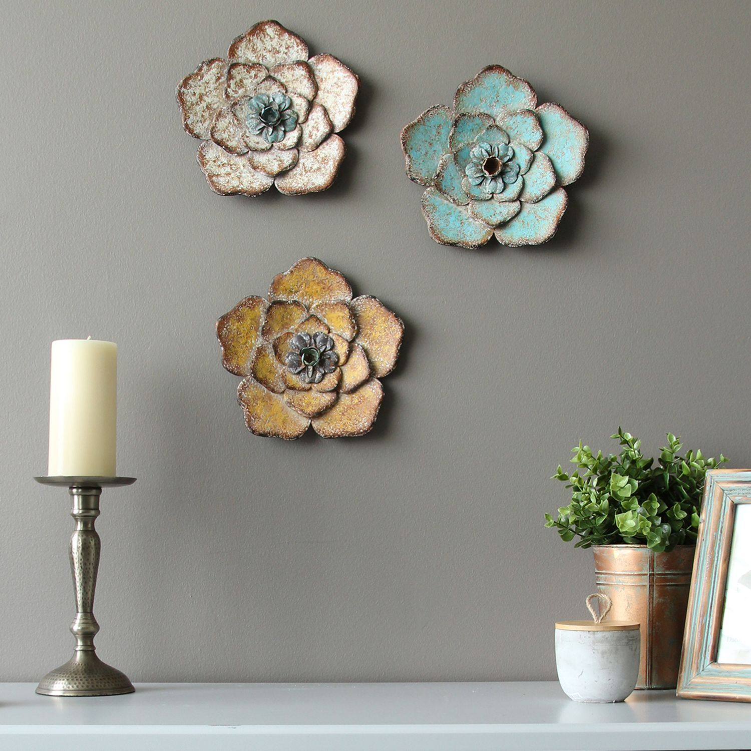 Lavish Home Distressed Brown Rustic Metal Wire Stemmed Flower Wall Art