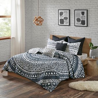 Intelligent Design Cora 7 pc Cotton Quilt Set with Shams and Throw Pillows