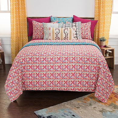 Rizzy Home Lilou Geometric Quilt Set with Shams