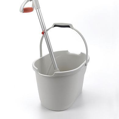 OXO Good Grips Angled Measuring Bucket
