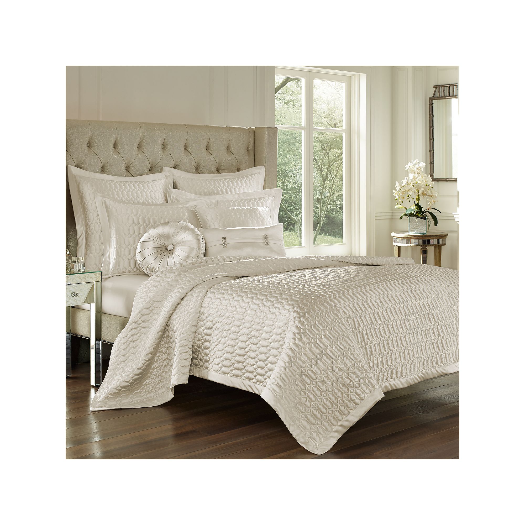 37 West Saranda Geo Satin Quilt or Sham, Natural