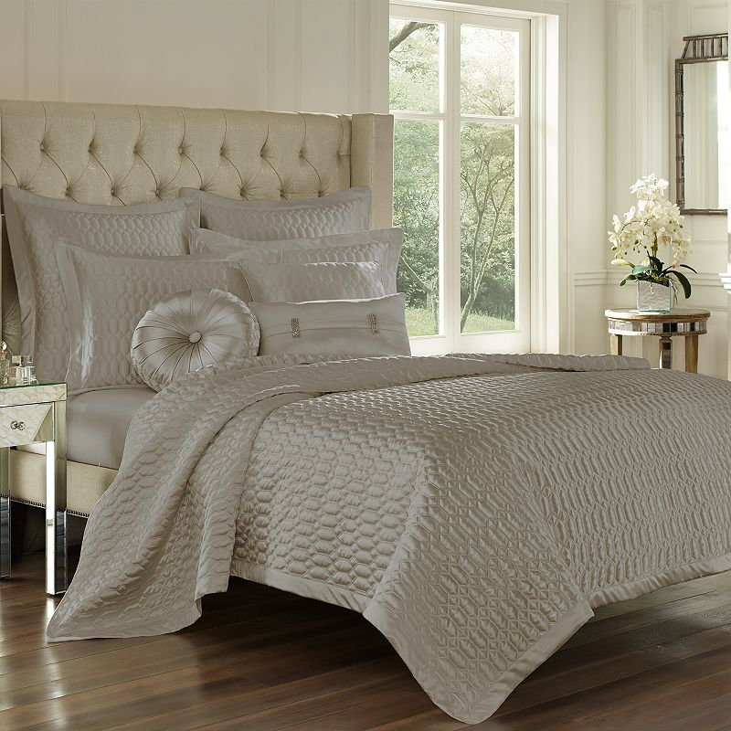 62139068 Five Queens Court Saranda Quilt or Sham, Silver, F sku 62139068