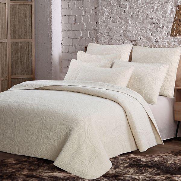 Estate Collection Avani Quilt Set