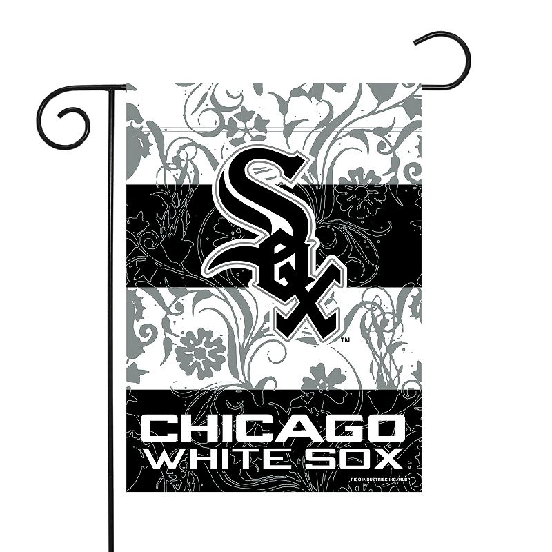 Chicago White Sox Garden Flag with Pole, Multicolor