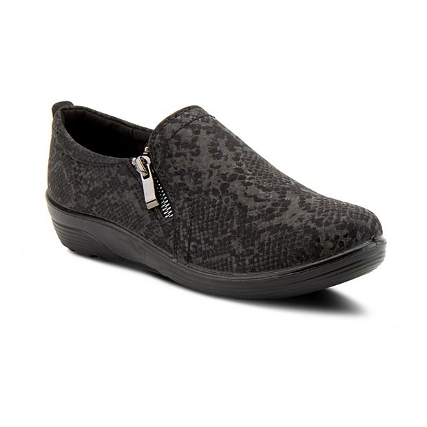Flexus shoes store by spring step