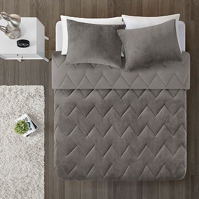Intelligent Design Kai Reversible Plush Comforter Set