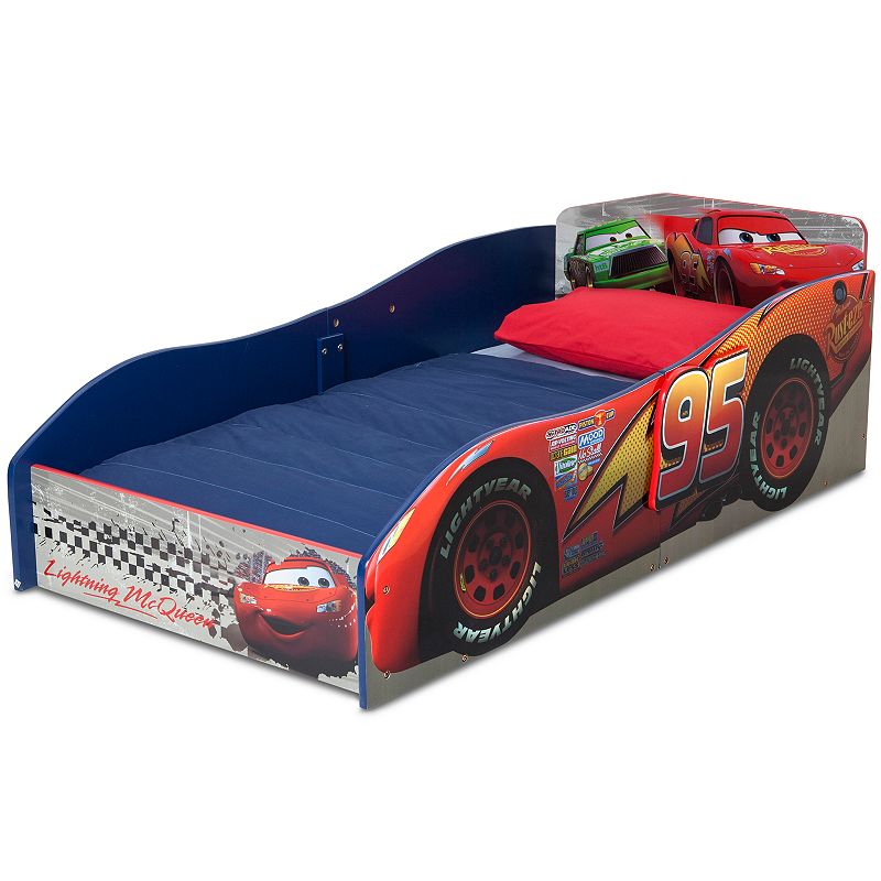 Disney / Pixar Cars Wood Toddler Bed by Delta Children, Multicolor