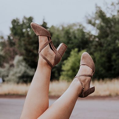 Journee Foster Women's Pumps