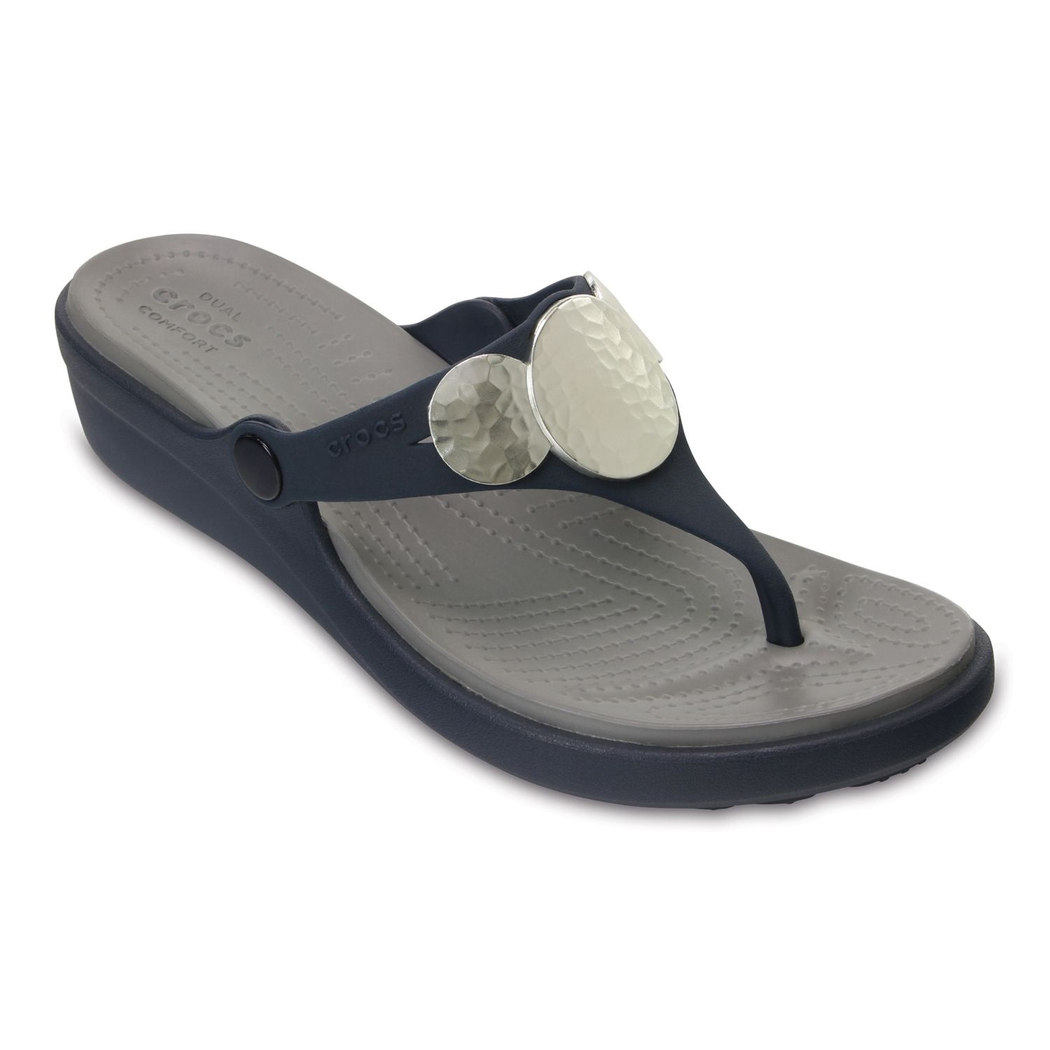 crocs women's sanrah hammered metallic sandal