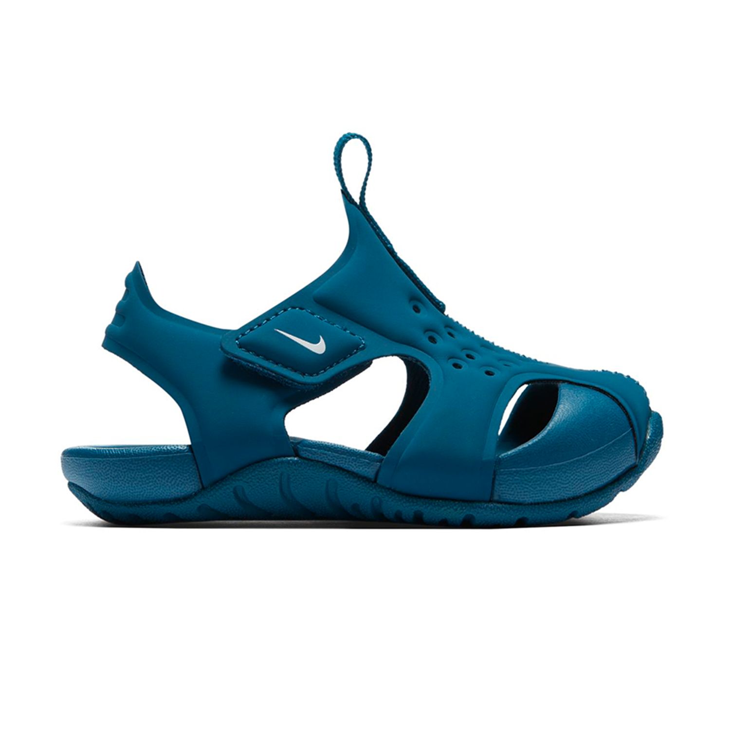 nike closed toe sandals