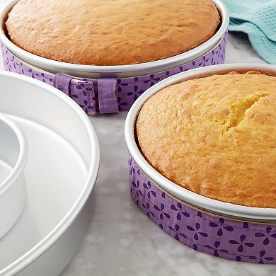 Wilton 8-piece Bake-Even Strips & Round Cake Pan Set