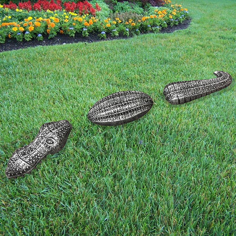 Oakland Living Medium Outdoor Garden Gator, Multicolor