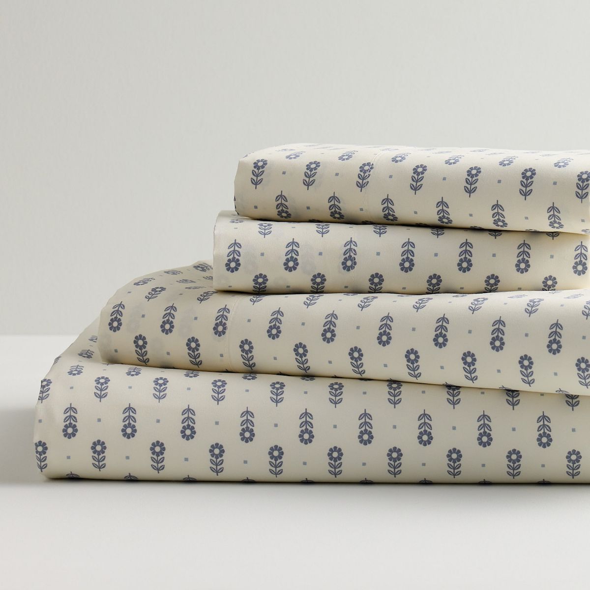 The Big One® Extra Soft Sheet Set with Pillowcases - Blue Ditsy Flowers, FULL SET