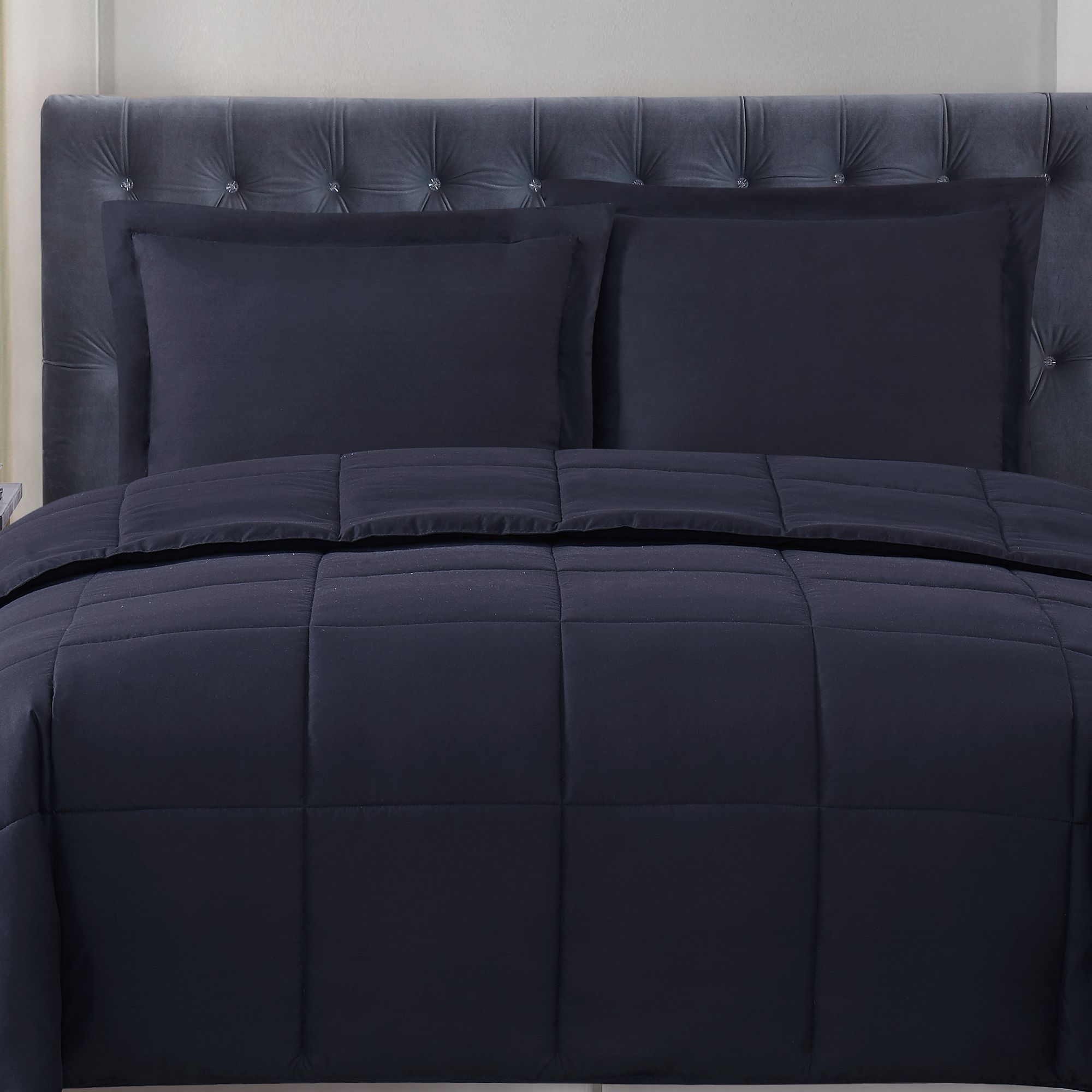 Truly Soft Everyday Reversible Comforter Set, Black