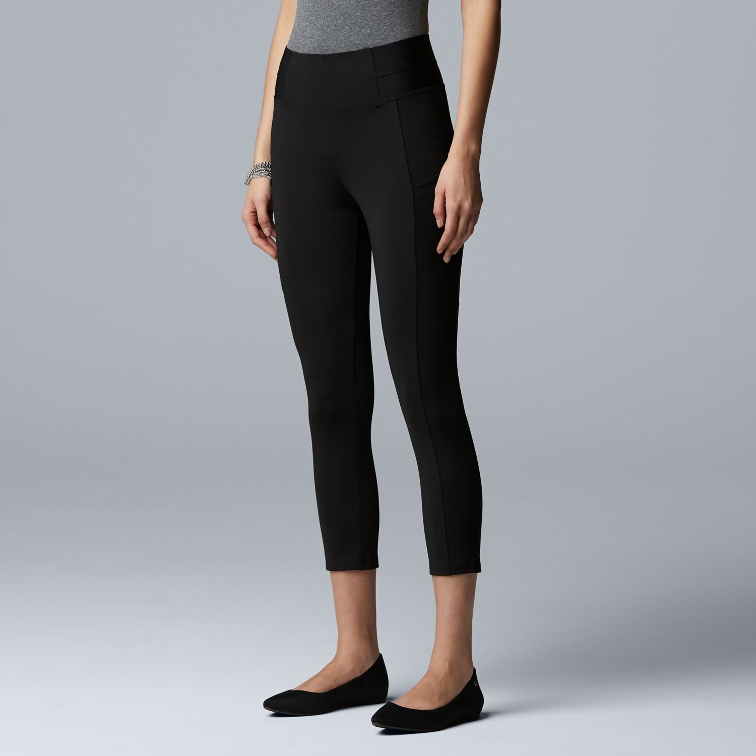 leggings that accentuate curves