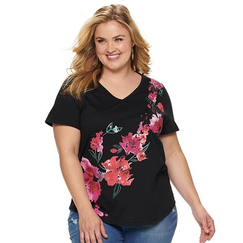 Plus Size EVRI Graphic V-Neck Tee