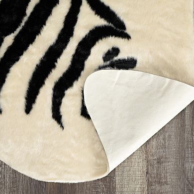 Linon Faux Cow Hide Zebra Rug - 5' x 6'6''