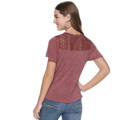 Juniors' Rewind Crochet Shoulder Twist-Front Tee