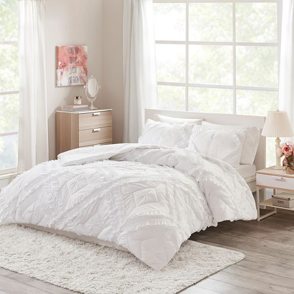 Intelligent Design Karlie Ruffle Quilt Set