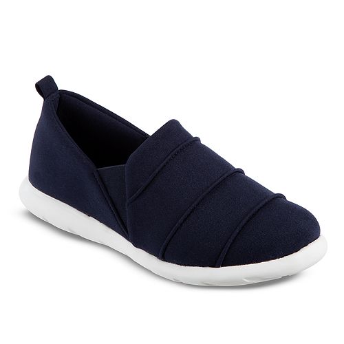 Zenz From isotoner Women's Pintuck Closed Back Slip-ons