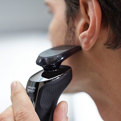 Philips Norelco Electric Shaver 6820 Precision Trimmer