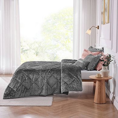Intelligent Design Isabel Velvet Midweight Comforter Set with Throw Pillow