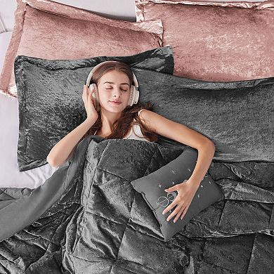 Intelligent Design Isabel Velvet Midweight Comforter Set with Throw Pillow
