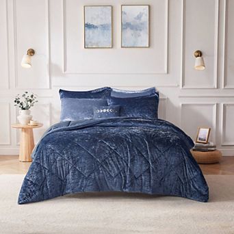 Intelligent Design Isabel Velvet Midweight Comforter Set with Throw Pillow